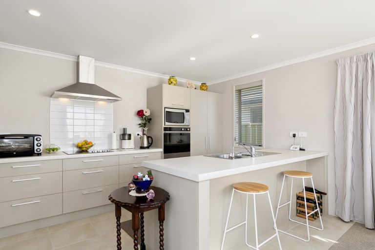 Photo of property in 4 Catamaran Way, Papamoa Beach, Papamoa, 3118