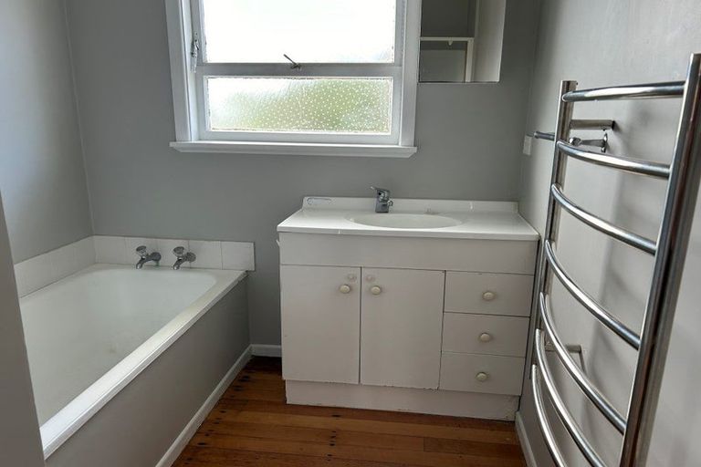 Photo of property in 5 Paterson Avenue, Pukekohe, 2120