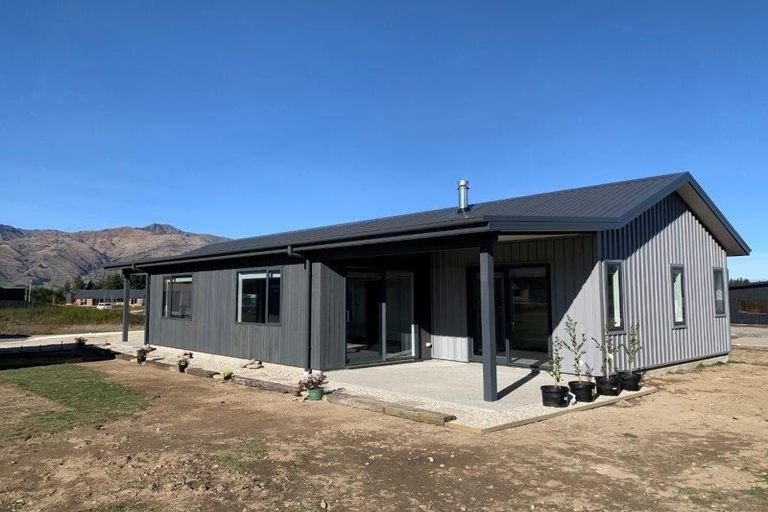 Photo of property in 1 Teal Place, Lake Hawea, Wanaka, 9382