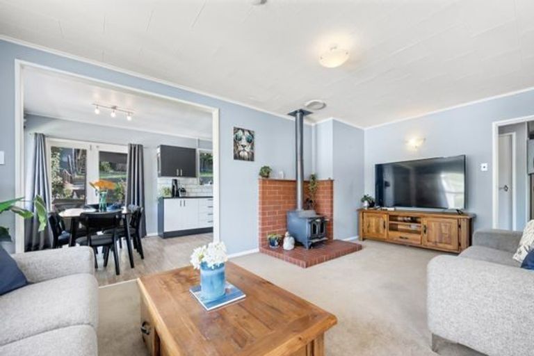 Photo of property in 41 Logie Street, Stokes Valley, Lower Hutt, 5019