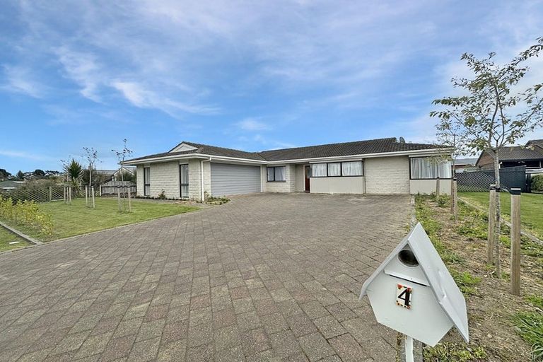 Photo of property in 4 Norfolk Drive, Otamatea, Whanganui, 4500