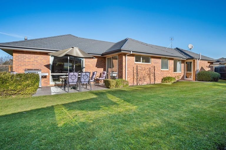 Photo of property in 10 Limes Avenue, Parklands, Christchurch, 8083