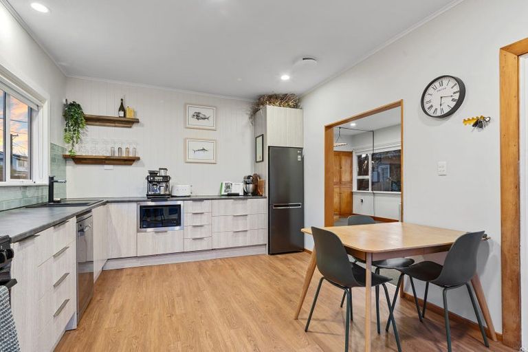 Photo of property in 8 Garnett Avenue, Spreydon, Christchurch, 8024