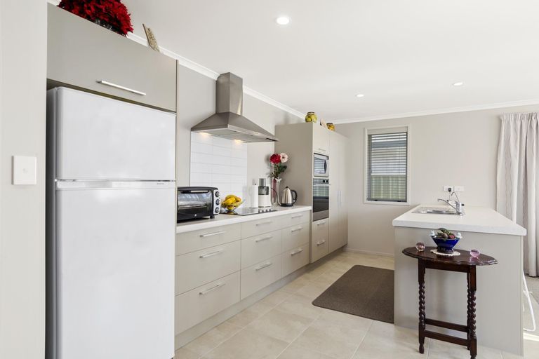 Photo of property in 4 Catamaran Way, Papamoa Beach, Papamoa, 3118