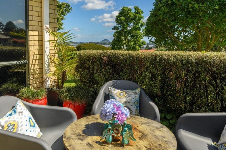 Photo of property in 70 Oteki Park Drive, Welcome Bay, Tauranga, 3112