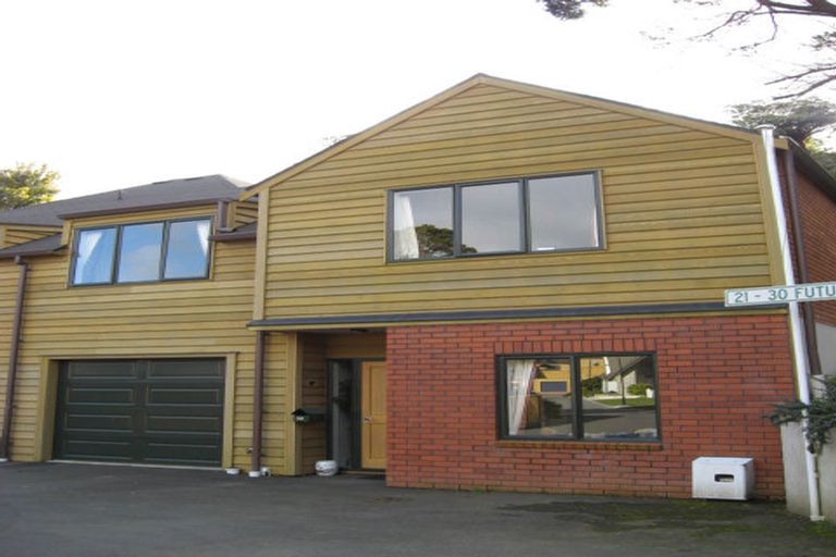 Photo of property in 30 Futuna Close, Karori, Wellington, 6012