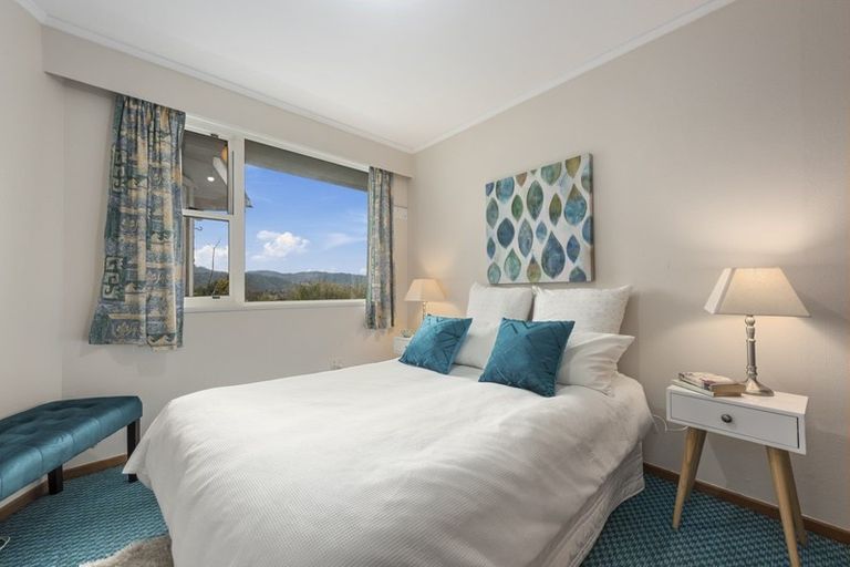 Photo of property in 11 Ecclesfield Grove, Silverstream, Upper Hutt, 5019