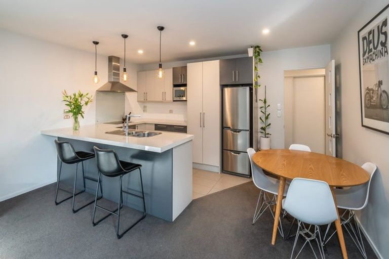 Photo of property in 8 Date Crescent, Aidanfield, Christchurch, 8025