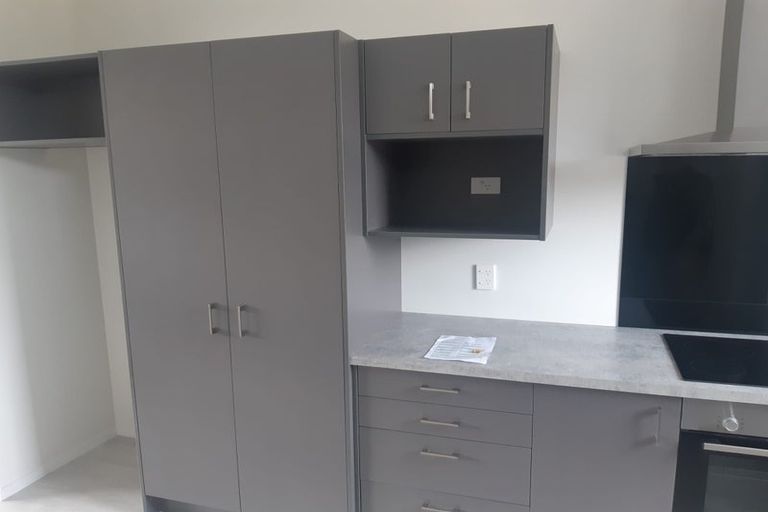 Photo of property in 14 Kauamo Close, Waiwhetu, Lower Hutt, 5010