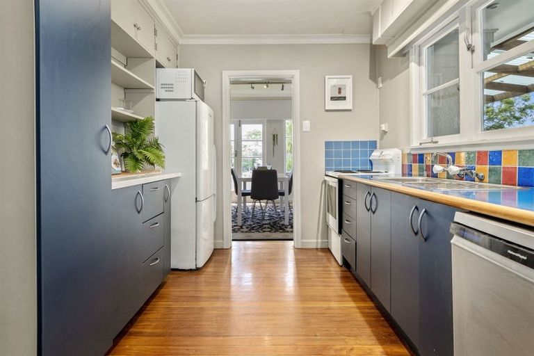 Photo of property in 126 Sutherland Road, Brookfield, Tauranga, 3110