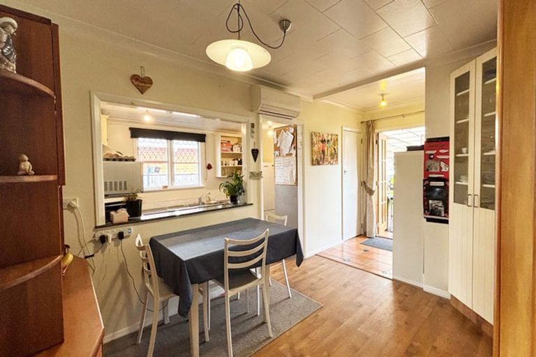 Photo of property in 2 Cole Grove, Wallaceville, Upper Hutt, 5018