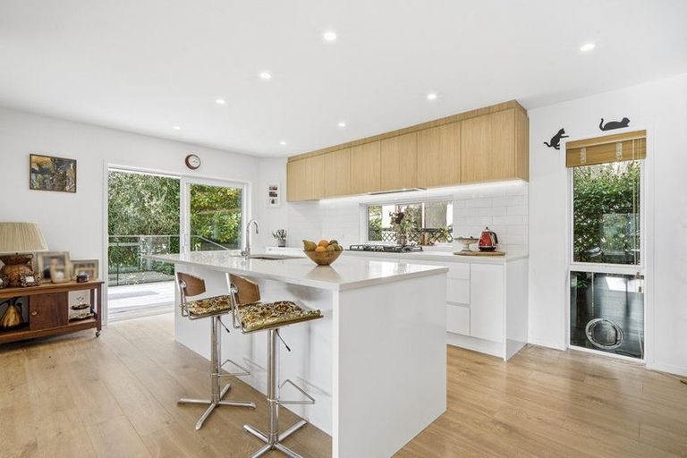 Photo of property in 11a Langana Avenue, Browns Bay, Auckland, 0630