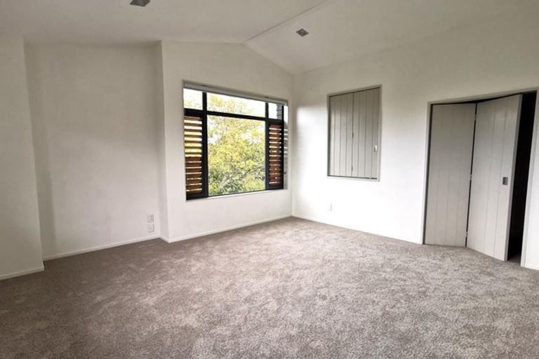 Photo of property in 68 Rame Road, Greenhithe, Auckland, 0632