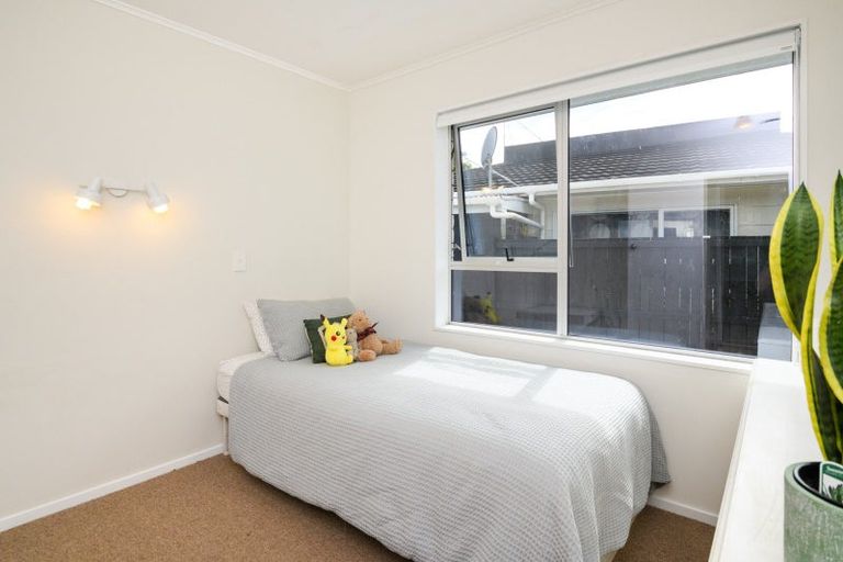 Photo of property in 74 Buick Crescent, Awapuni, Palmerston North, 4412