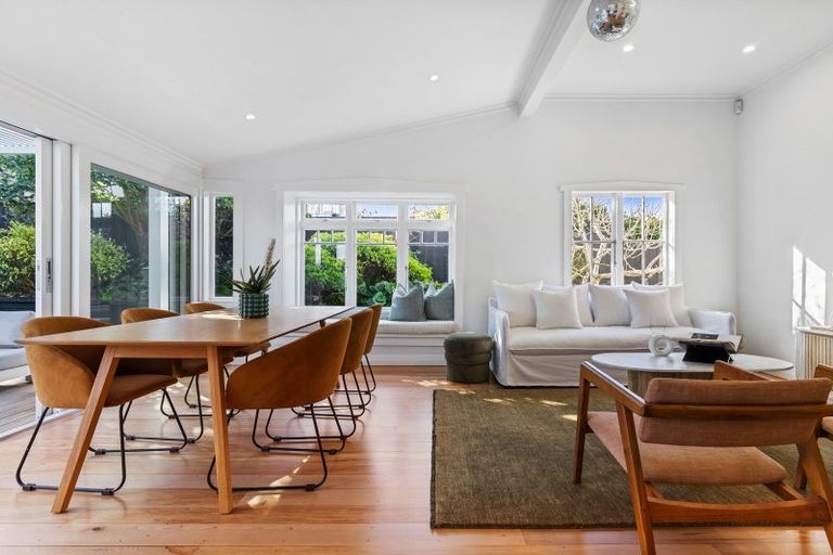 Photo of property in 202 Queen Street, Northcote Point, Auckland, 0627