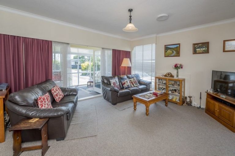 Photo of property in 182 Tiro Tiro Road, Levin, 5510