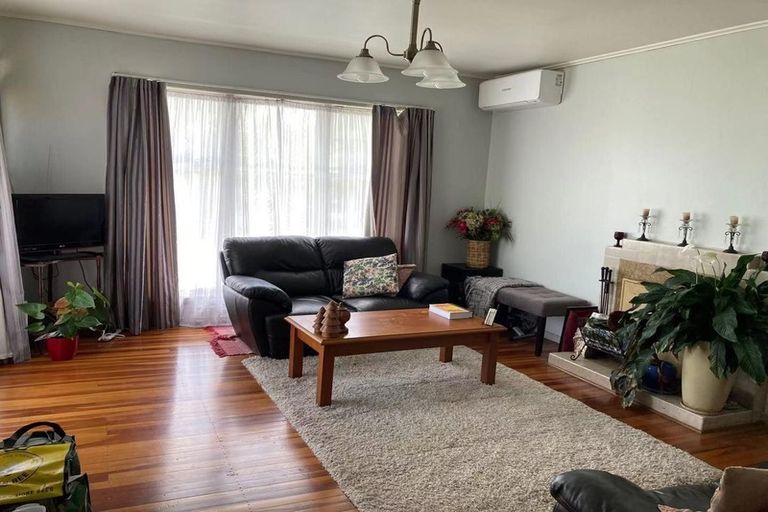 Photo of property in 53 Strid Road, Te Atatu South, Auckland, 0610