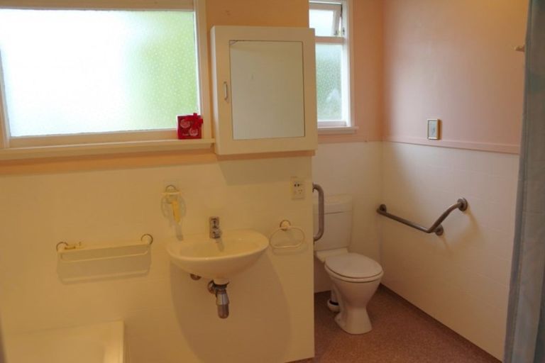 Photo of property in 3 Martin Street, Waikanae, 5036