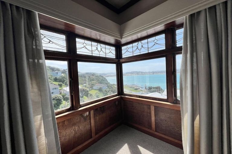 Photo of property in 9 Hungerford Road, Lyall Bay, Wellington, 6022