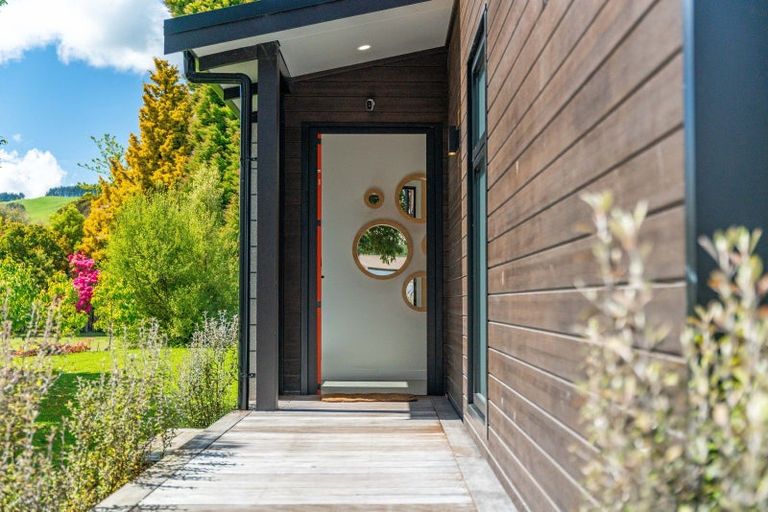 Photo of property in 2 Nisbet Terrace, Kinloch, Taupo, 3377