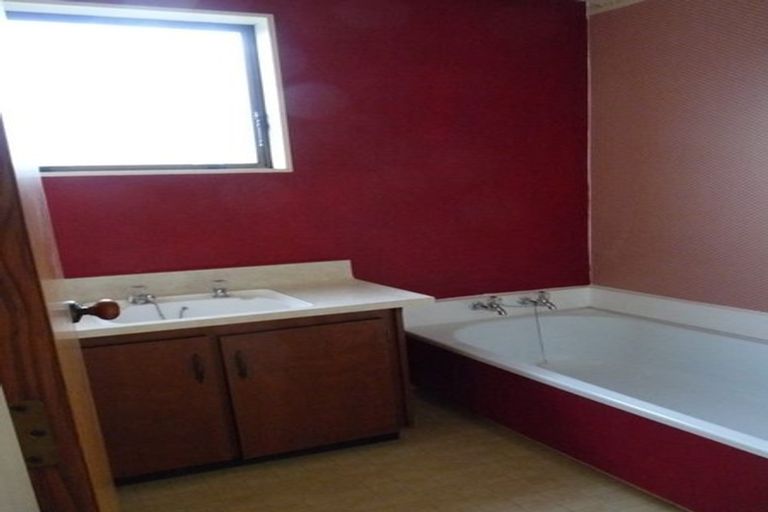 Photo of property in 49 Clifford Road, Johnsonville, Wellington, 6037