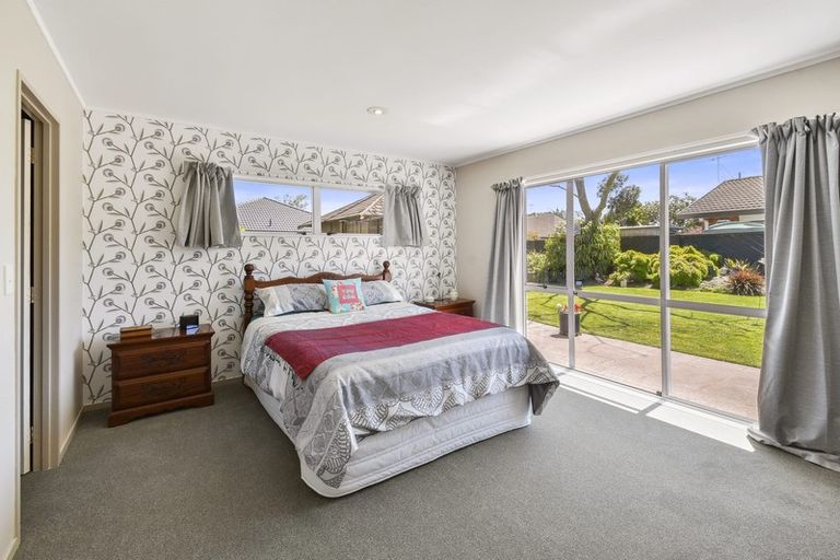 Photo of property in 38 Perotti Place, Conifer Grove, Takanini, 2112