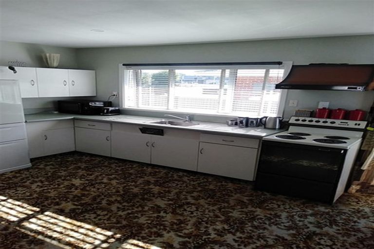 Photo of property in 695 Main South Road, Islington, Christchurch, 8042