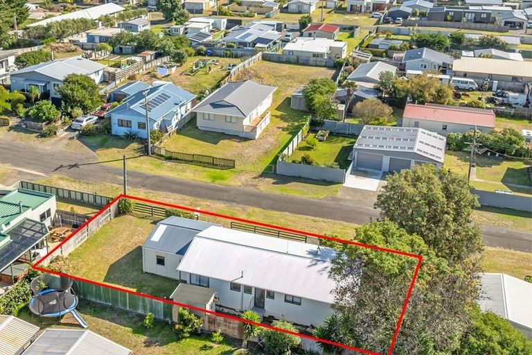 Photo of property in 3 Ruanui Street, Himatangi Beach, Foxton, 4891