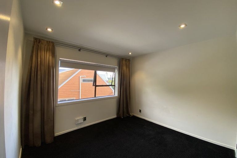 Photo of property in 40 Whangaparaoa Road, Red Beach, 0932