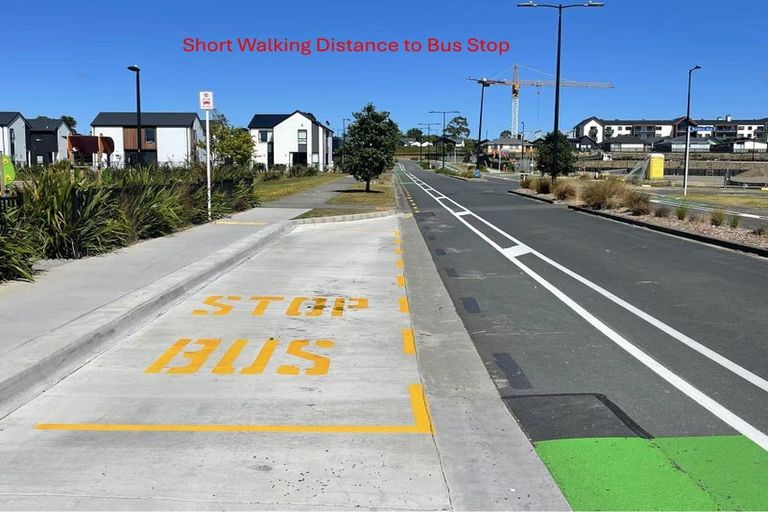 Photo of property in 13 Resnik Crescent, Kumeu, 0810