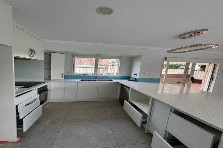 Photo of property in 2 Vidiri Court, Flat Bush, Auckland, 2019