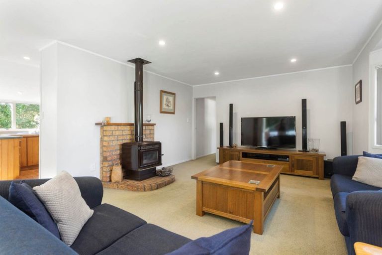 Photo of property in 44 Waikoukou Valley Road, Waimauku, 0812