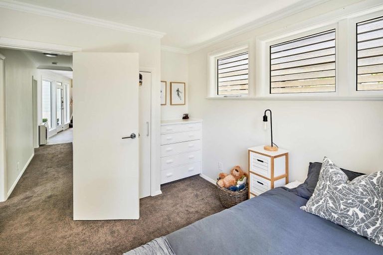 Photo of property in 2 Huia Road, Days Bay, Lower Hutt, 5013