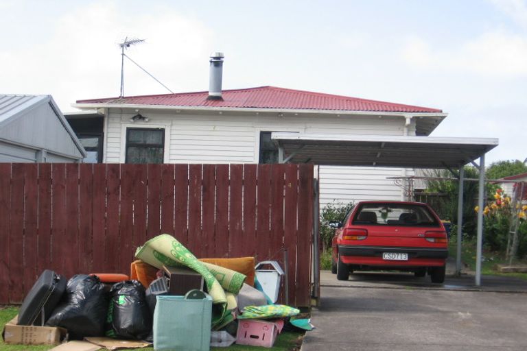 Photo of property in 4 Bamboo Grove, Kelston, Auckland, 0602