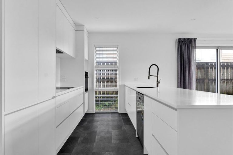 Photo of property in 7 Pembroke Road, Pembroke, Stratford, 4332