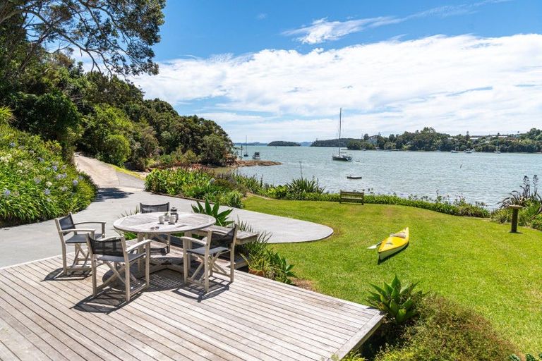 Photo of property in 16 Creswell Street, Opua, 0200