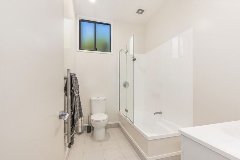 Photo of property in 86 Airlie Road, Plimmerton, Porirua, 5026