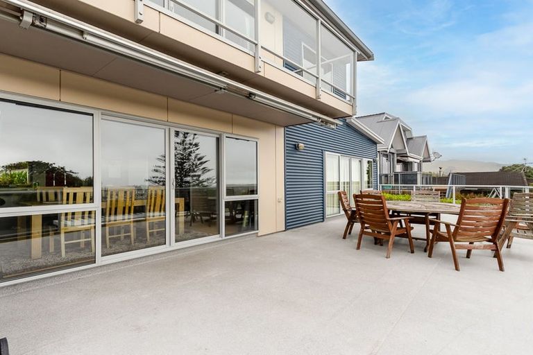 Photo of property in 48 Kotare Street, Waikanae, 5036