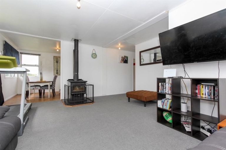 Photo of property in 16 Banks Street, Marfell, New Plymouth, 4310