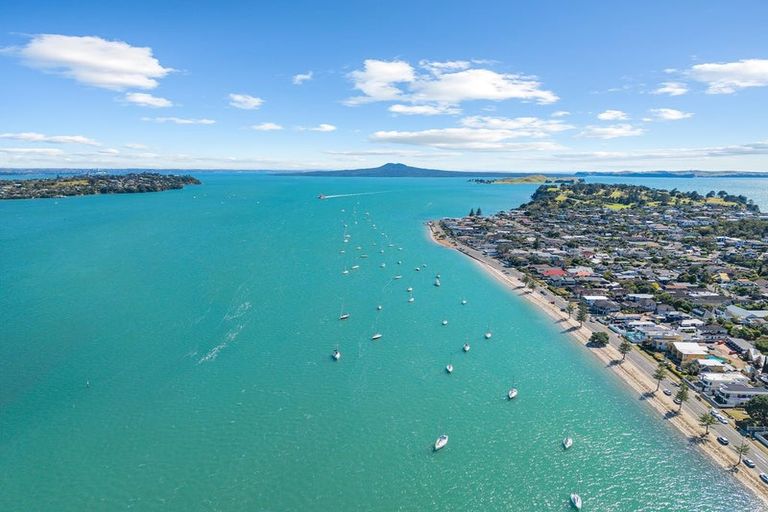 Photo of property in 25 Bucklands Beach Road, Bucklands Beach, Auckland, 2012