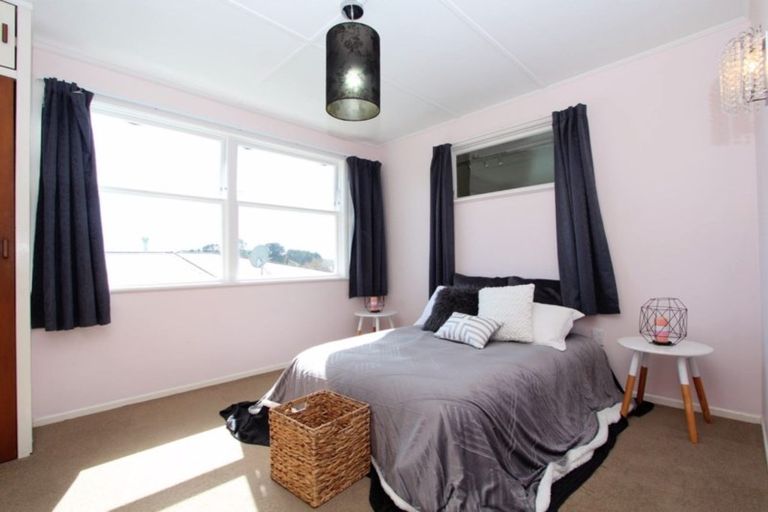 Photo of property in 81 Beazley Avenue, Paparangi, Wellington, 6037