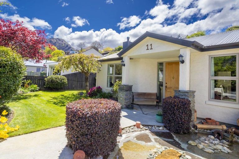 Photo of property in 11 Mcdonnell Road, Arrowtown, 9302