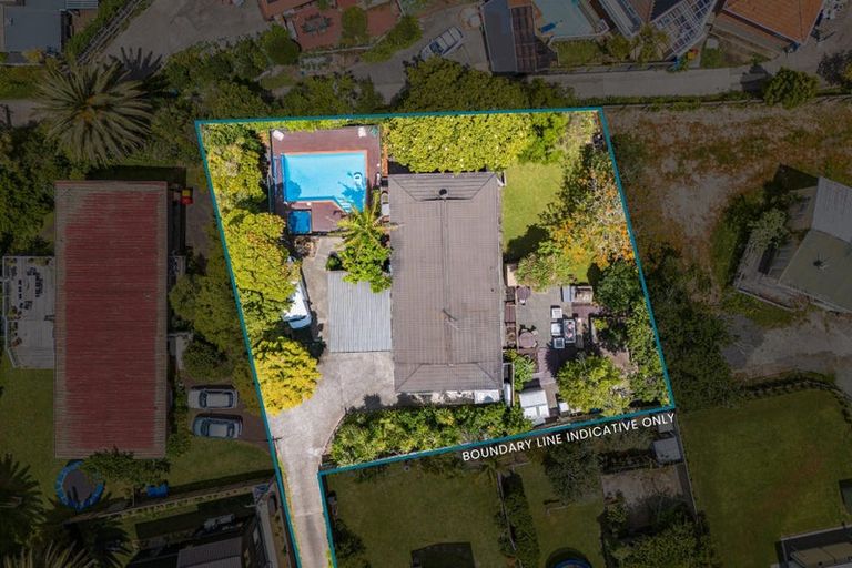 Photo of property in 14a Kowhai Road, Campbells Bay, Auckland, 0630