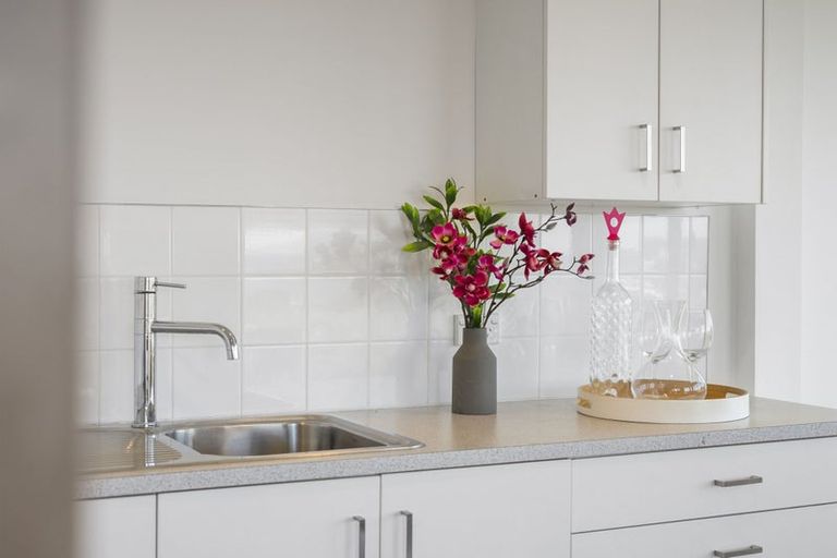 Photo of property in 19 Sunrise Avenue, Murrays Bay, Auckland, 0630