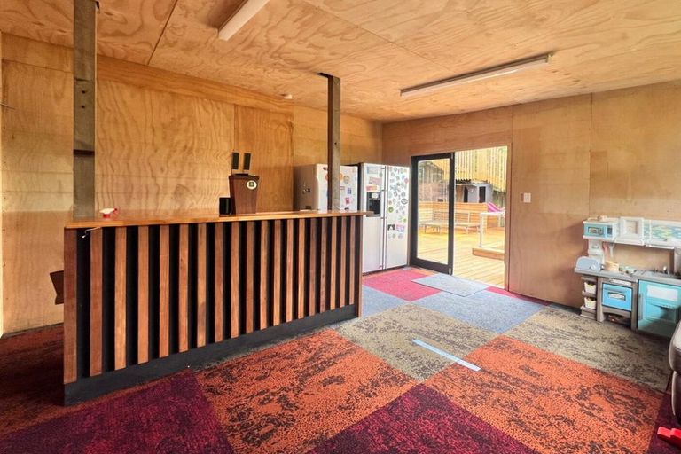 Photo of property in 35 Westhaven Drive, Tawa, Wellington, 5028