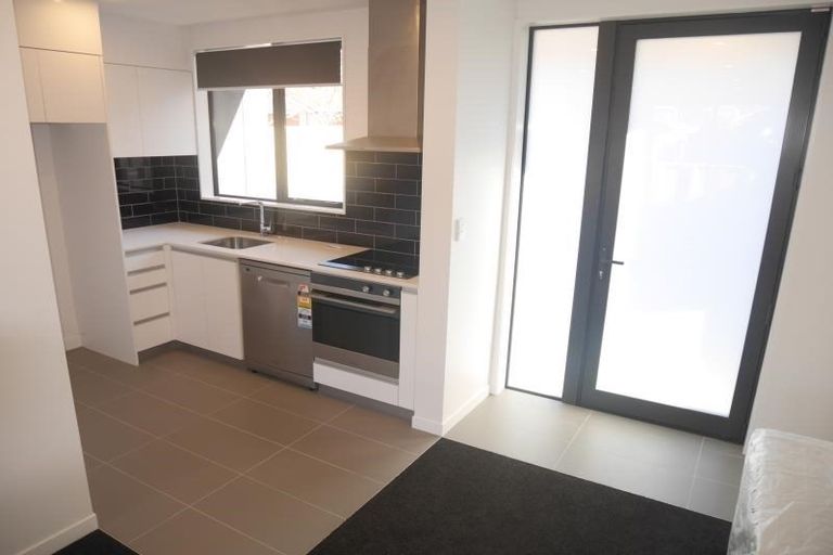 Photo of property in 3/74 Derwent Street, Island Bay, Wellington, 6023