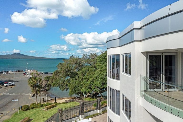 Photo of property in 1/7 The Promenade, Takapuna, Auckland, 0622