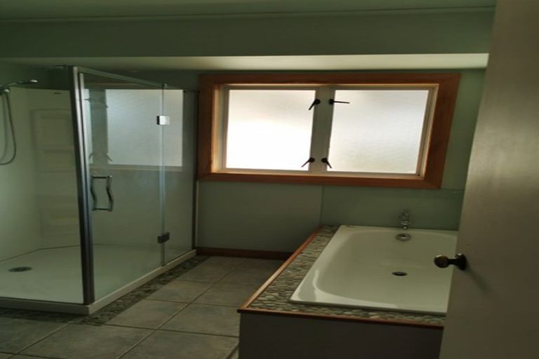 Photo of property in 14 Lyttelton Avenue, Forrest Hill, Auckland, 0620