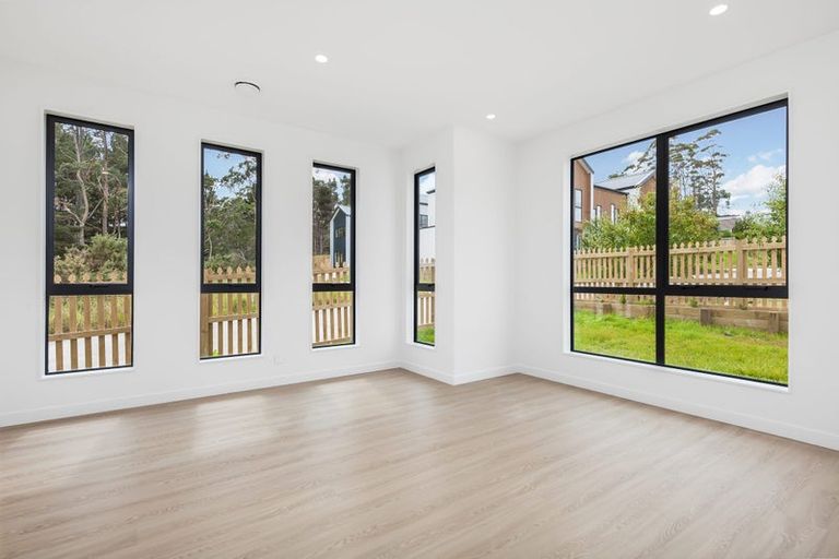 Photo of property in 5 Endurance Rise, Orewa, 0931