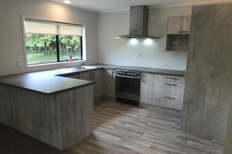 Photo of property in 18a Elliston Crescent, Stanmore Bay, Whangaparaoa, 0932